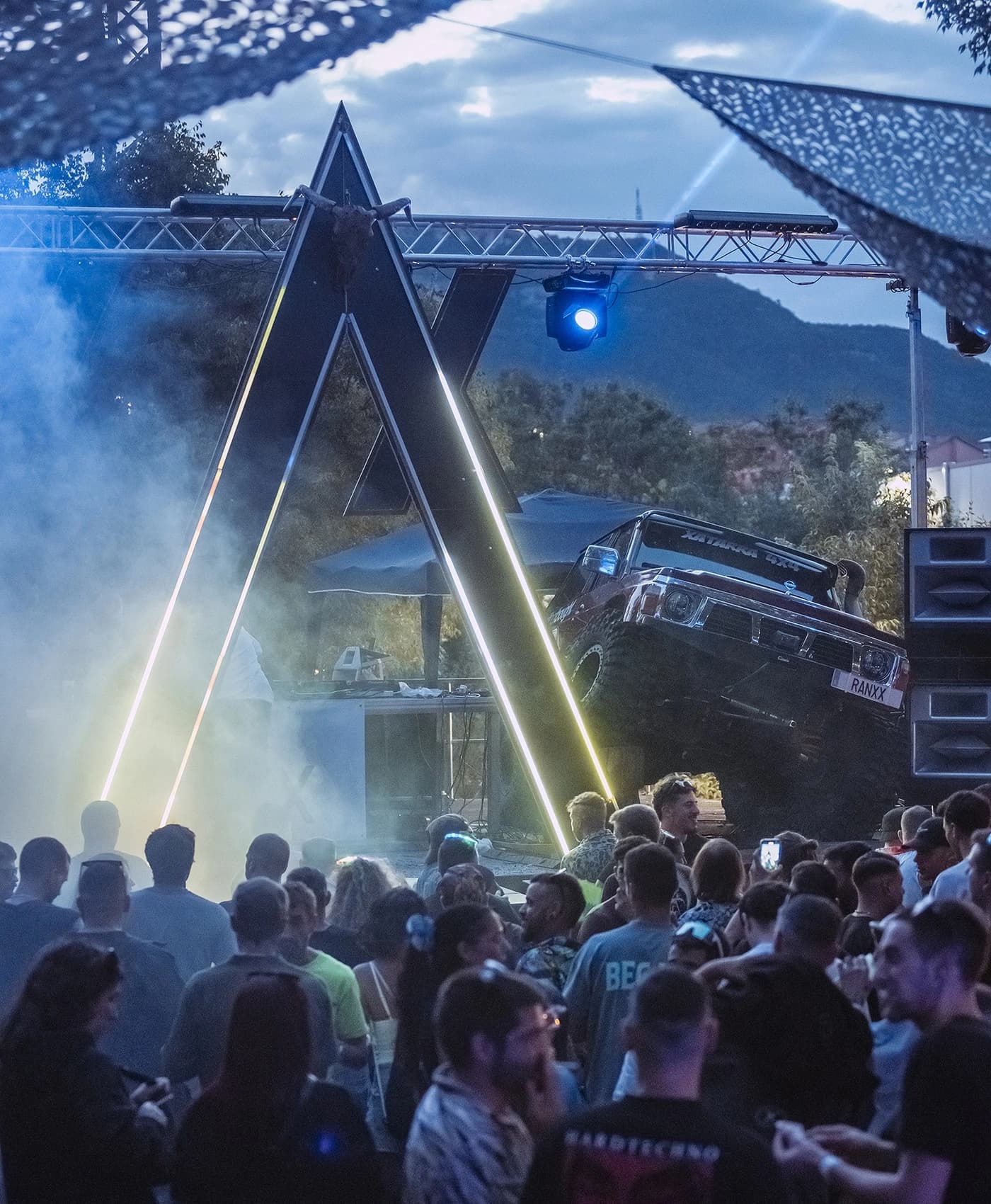 Alquiler de Sonido, iluminación, backline y estructuras para eventos